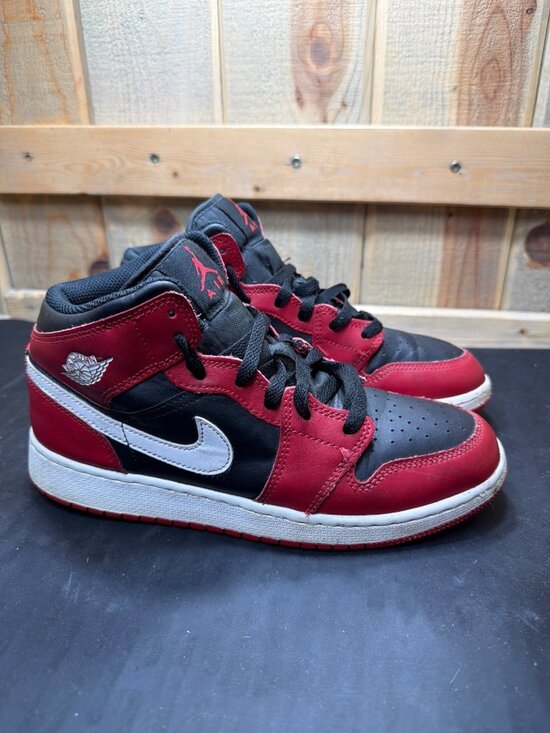 Nike Air Jordan Other - Air Jordan 1 Mid Bred Toe GS Youth 6.5Y Sneakers Red Black DQ8423-061